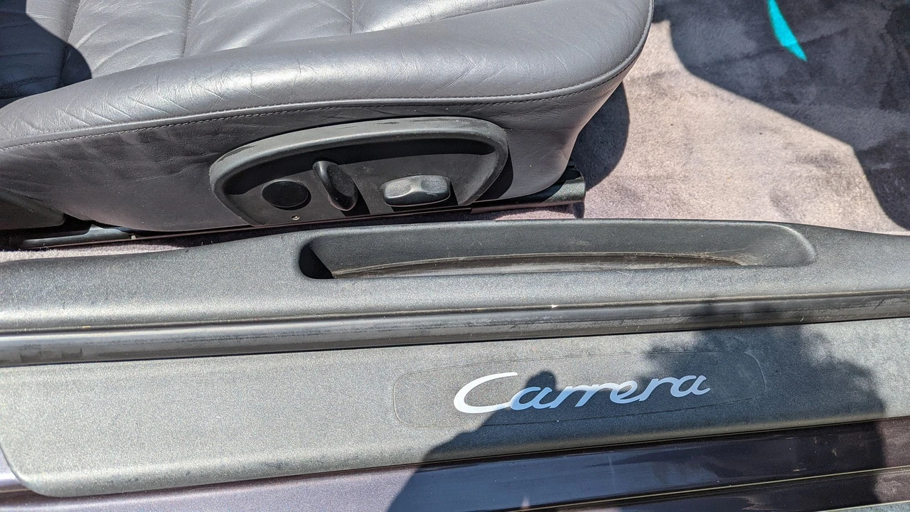 1999 Porsche 996 Carrera - Image 26 of 31