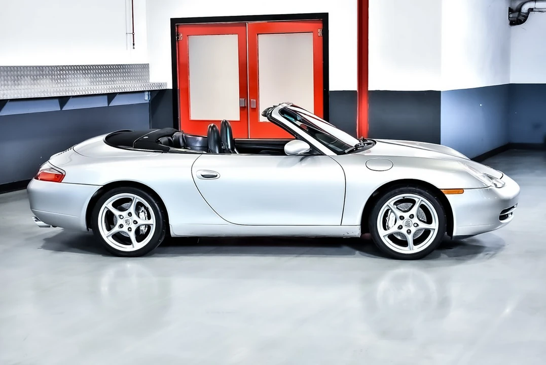 1999 Porsche 996 Carrera 4 - Image 11 of 30
