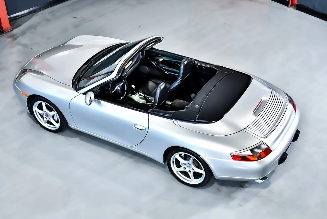 1999 Porsche 996 Carrera 4 - Image 25 of 30