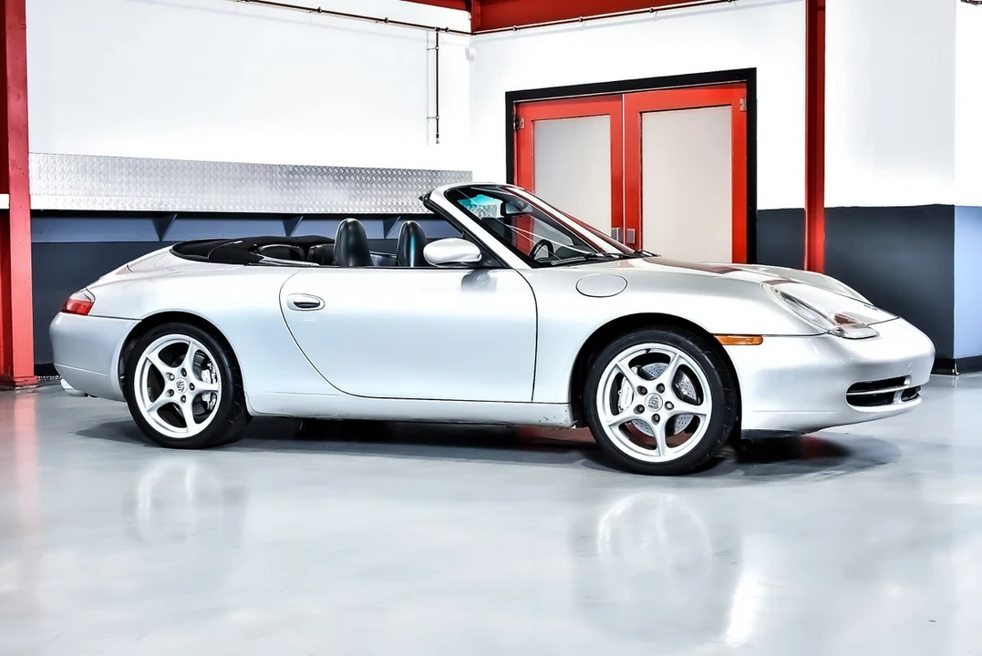 1999 Porsche 996 Carrera 4 - Image 9 of 30