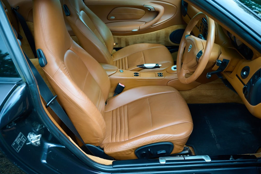 1999 Porsche 996 Carrera 4 - Image 22 of 30
