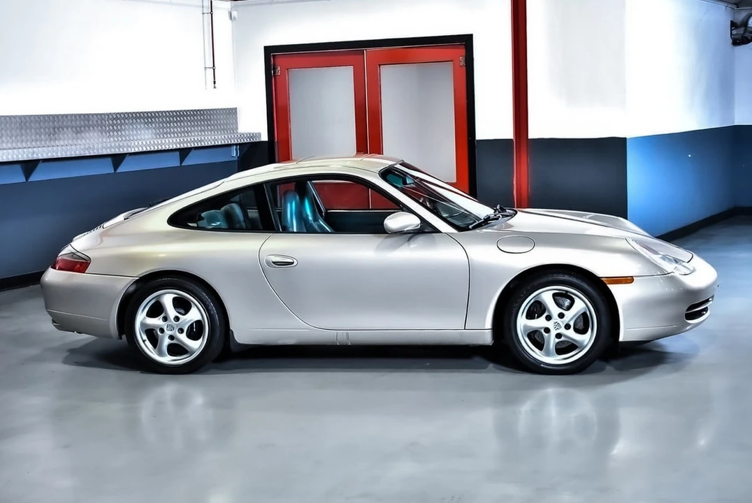 1999 Porsche 996 Carrera - Image 10 of 31