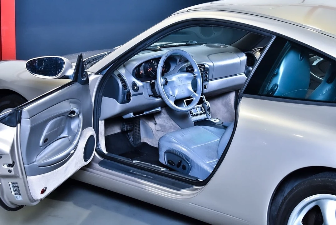 1999 Porsche 996 Carrera - Image 30 of 31