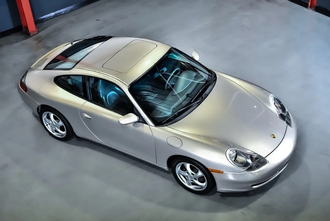 1999 Porsche 996 Carrera - Image 13 of 31