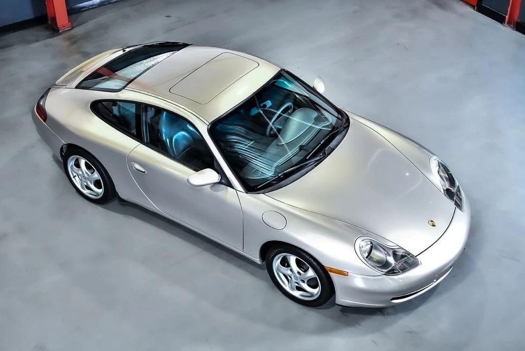 1999 Porsche 996 Carrera - Image 12 of 31