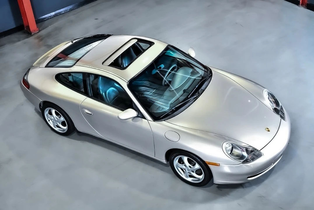 1999 Porsche 996 Carrera - Image 16 of 31