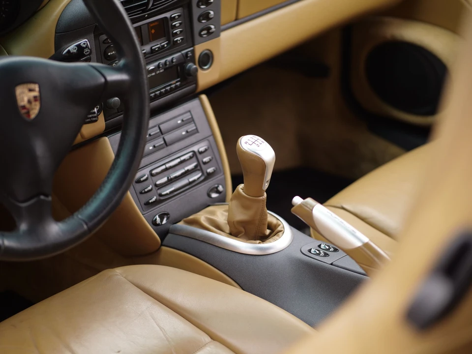 1999 Porsche 996 Carrera - Image 12 of 31