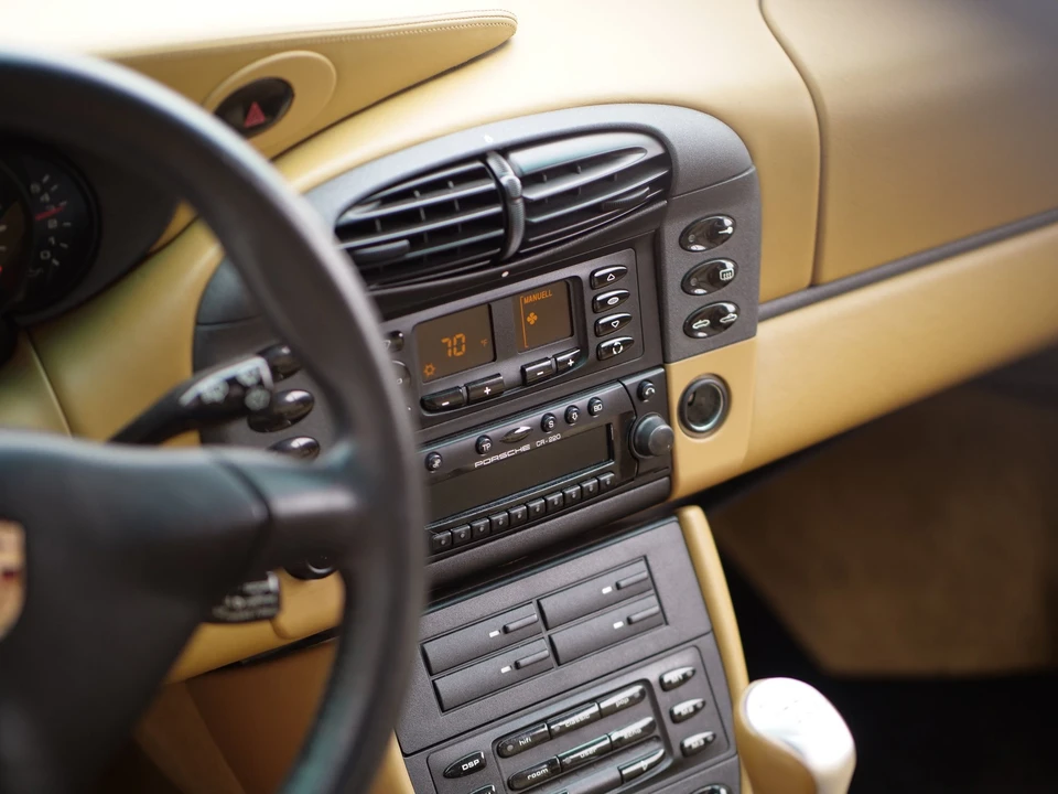 1999 Porsche 996 Carrera - Image 13 of 31