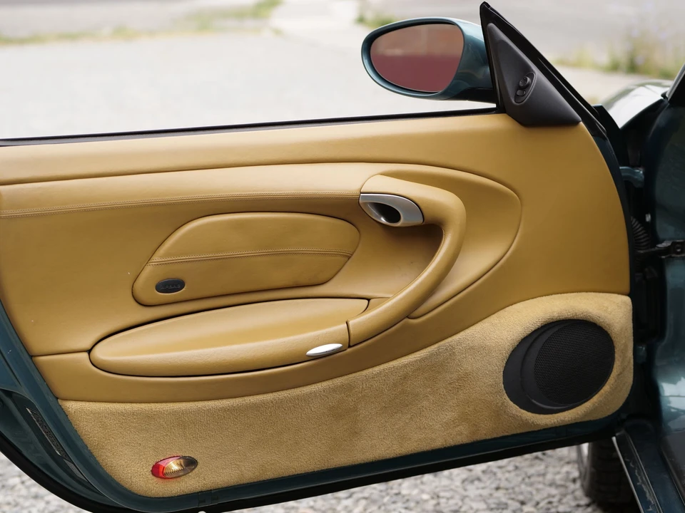 1999 Porsche 996 Carrera - Image 16 of 31