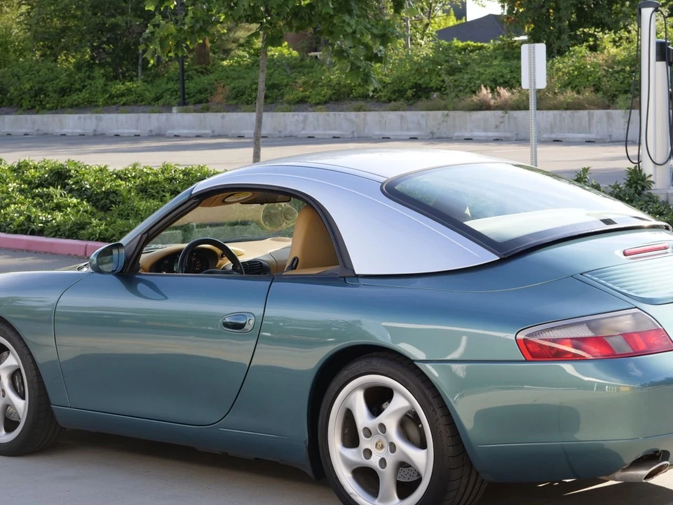 1999 Porsche 996 Carrera - Image 26 of 31