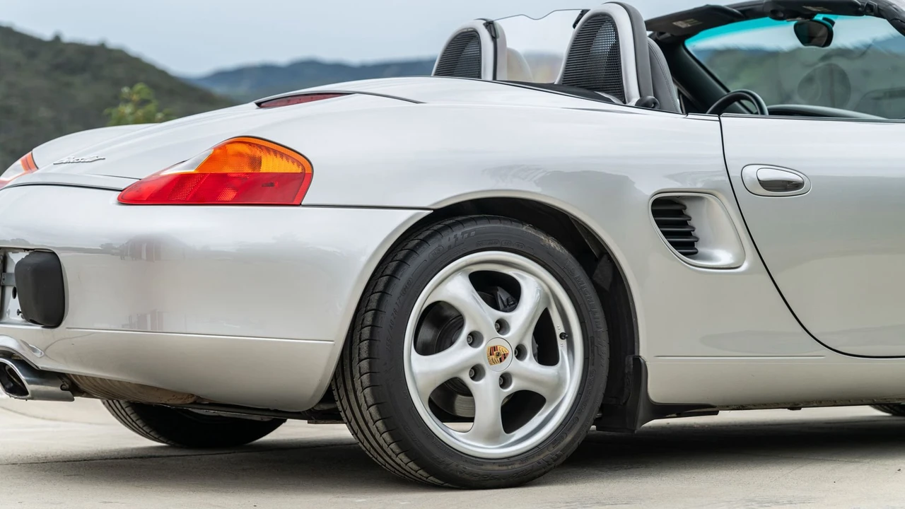 1999 Porsche 986 Boxster - Image 29 of 31