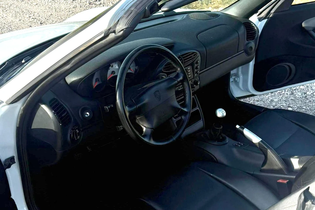 1999 Porsche 986 Boxster - Image 24 of 31