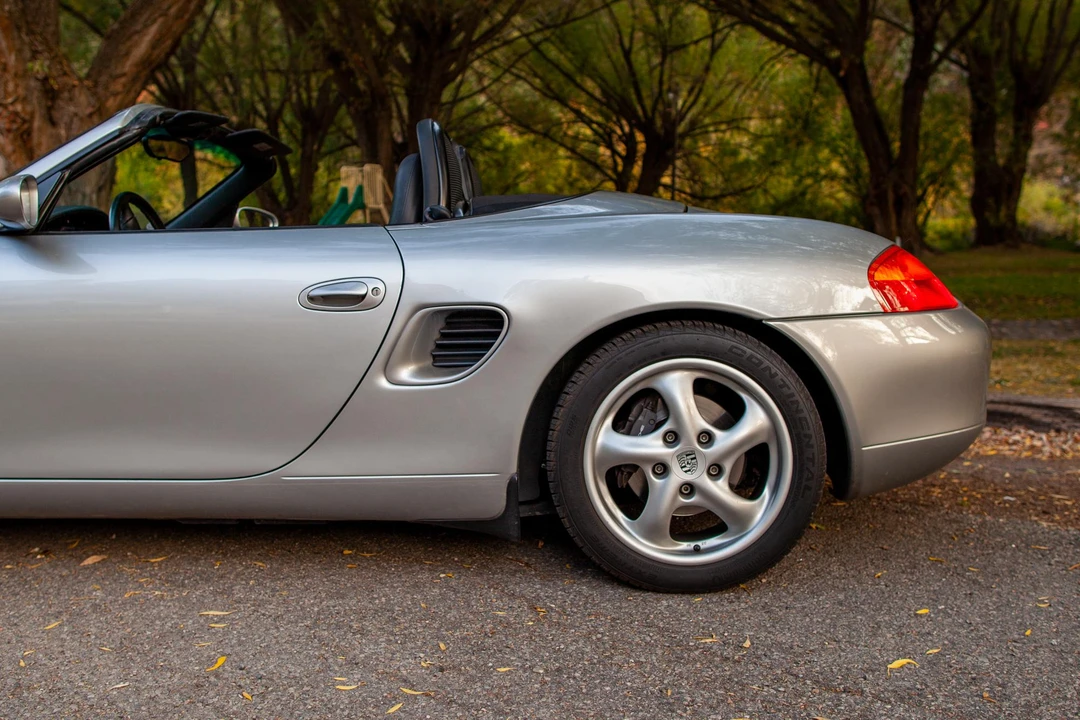 1999 Porsche 986 Boxster - Image 17 of 31