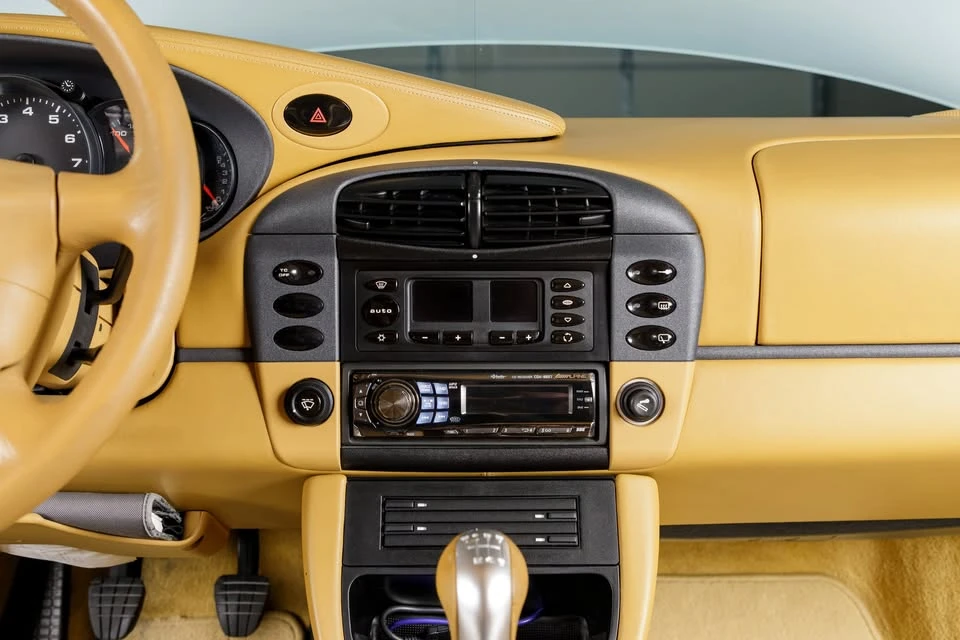 1999 Porsche 996 Carrera - Image 18 of 20