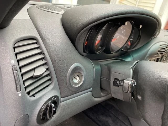 1999 Porsche 996 Carrera 4 - Image 15 of 20