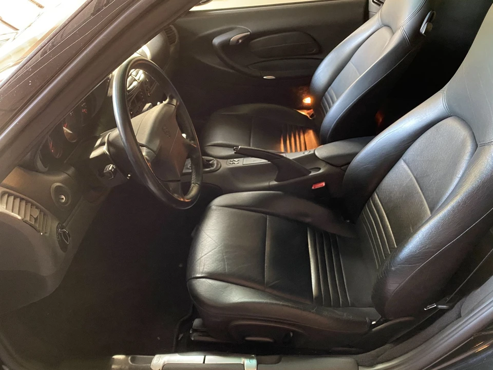 1999 Porsche 996 Carrera 4 - Image 8 of 20