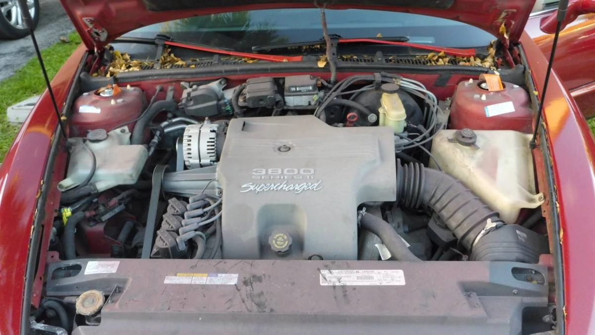 1999 Buick Riviera - Image 5 of 5