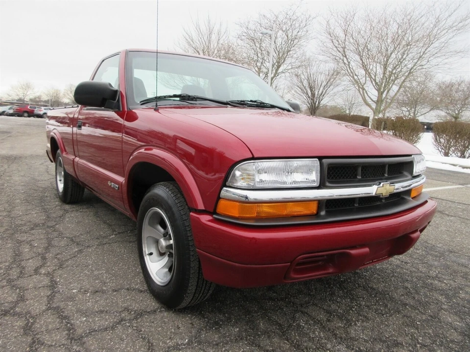 1999 Chevrolet S-10 - Image 2 of 21