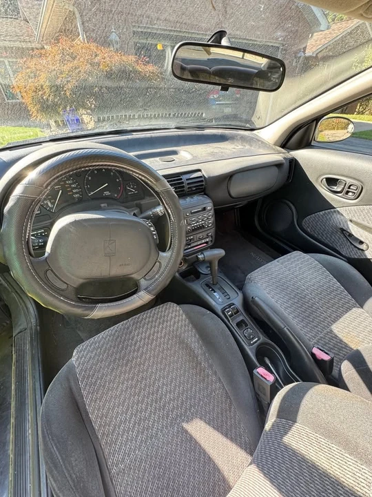 1999 Saturn - Image 2 of 7