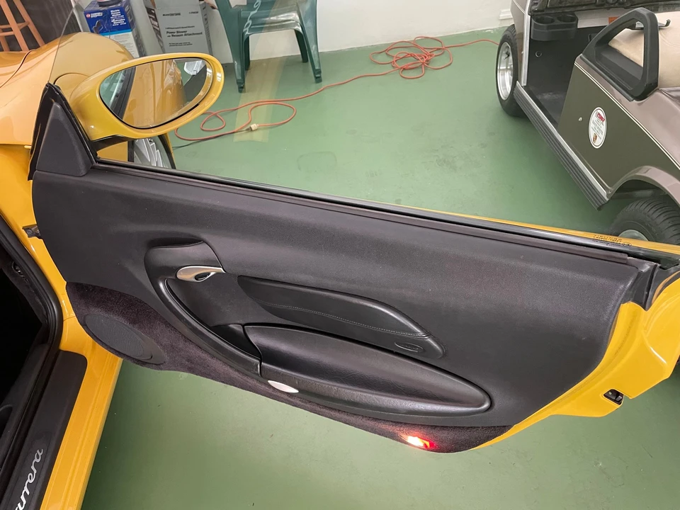 1999 Porsche 996 Carrera - Image 12 of 21