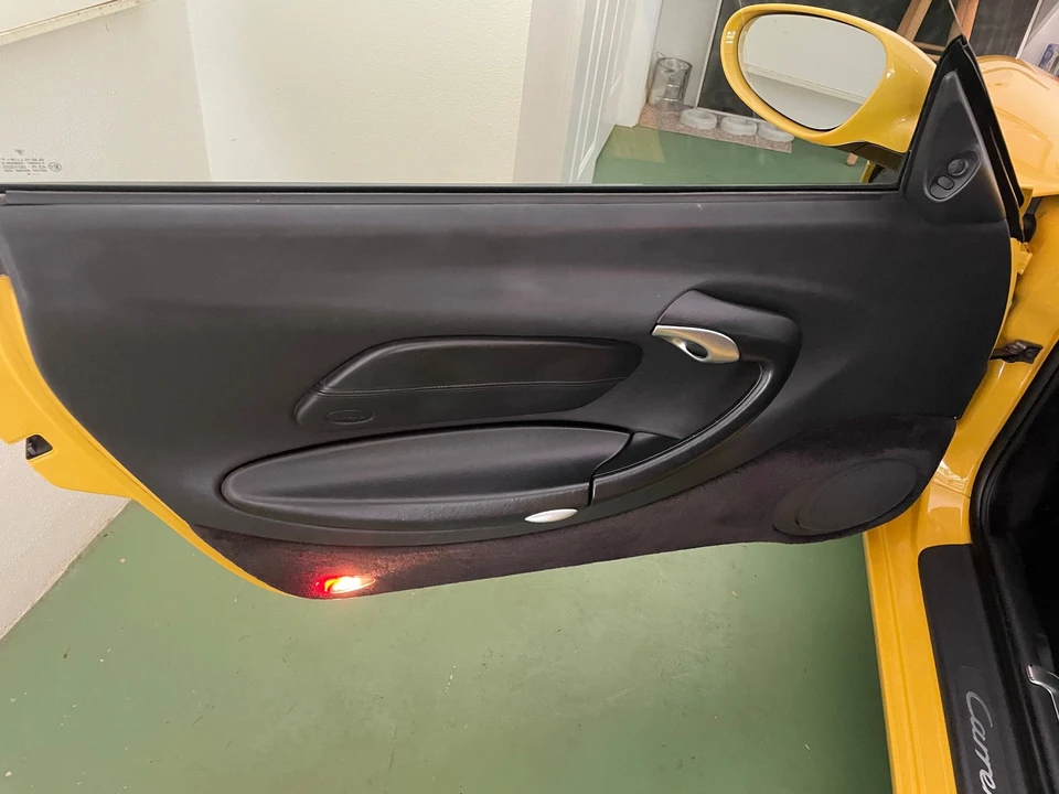 1999 Porsche 996 Carrera - Image 16 of 21