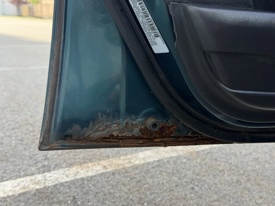 1999 Subaru Outback 1st Gen - Image 16 of 19