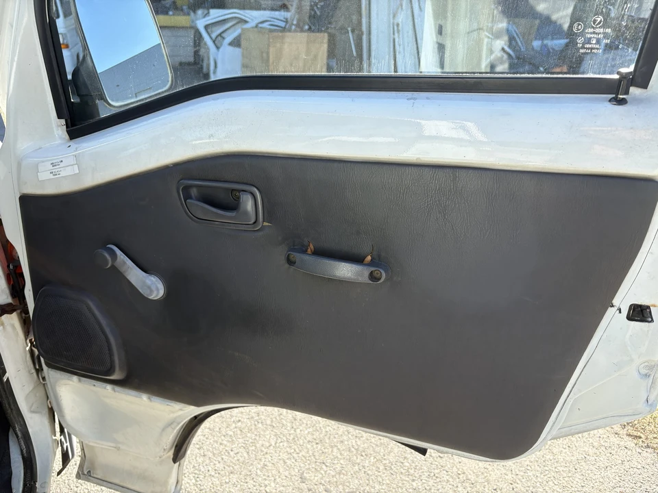 1999 Subaru Sambar 6th Gen - Image 12 of 21