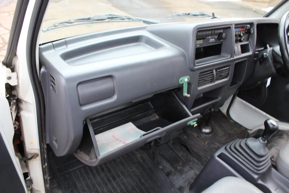 1999 Subaru Sambar 5th Gen - Image 18 of 20