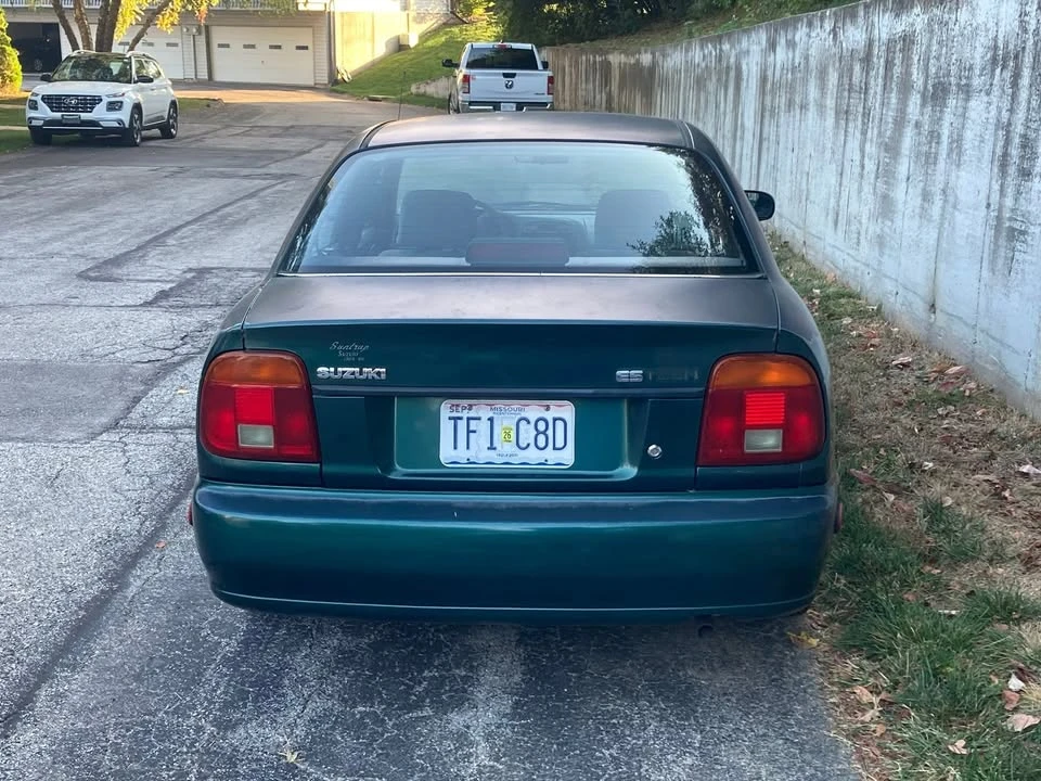 1999 Suzuki - Image 3 of 4