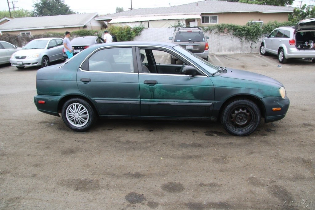 1999 Suzuki - Image 9 of 21