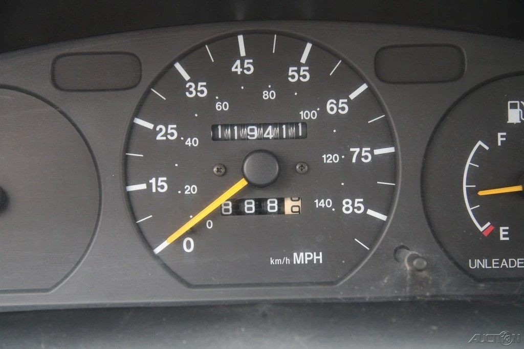 1999 Suzuki - Image 17 of 21