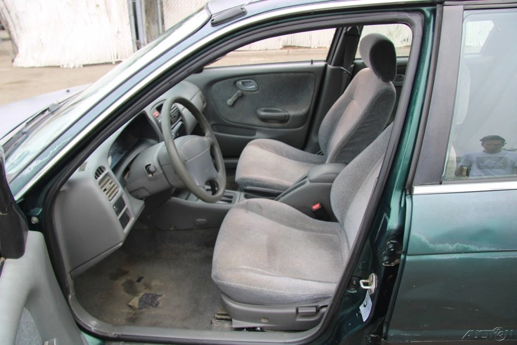 1999 Suzuki - Image 14 of 21