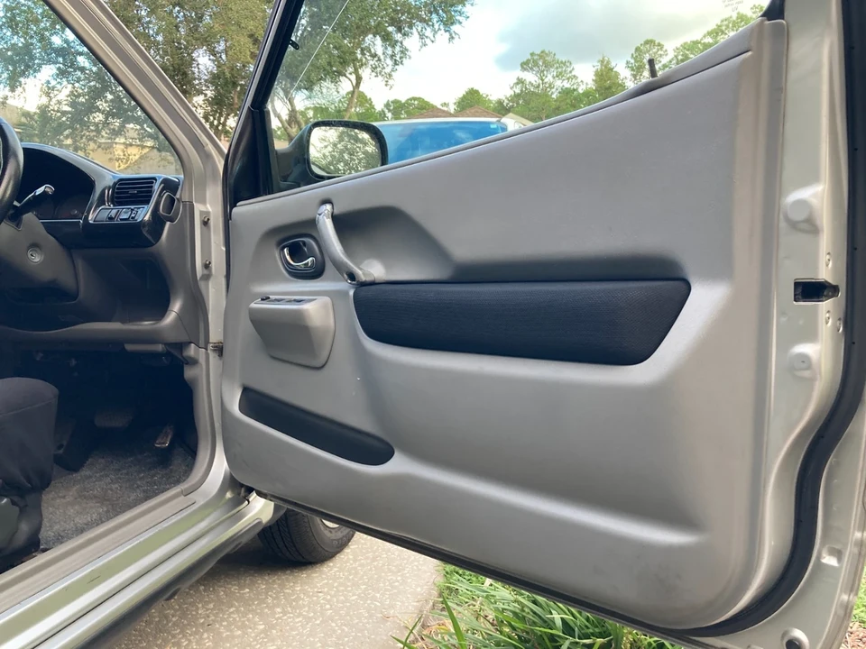 1999 Suzuki - Image 11 of 21