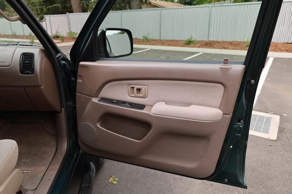 1999 Toyota 4Runner 3rd Gen - Image 9 of 19