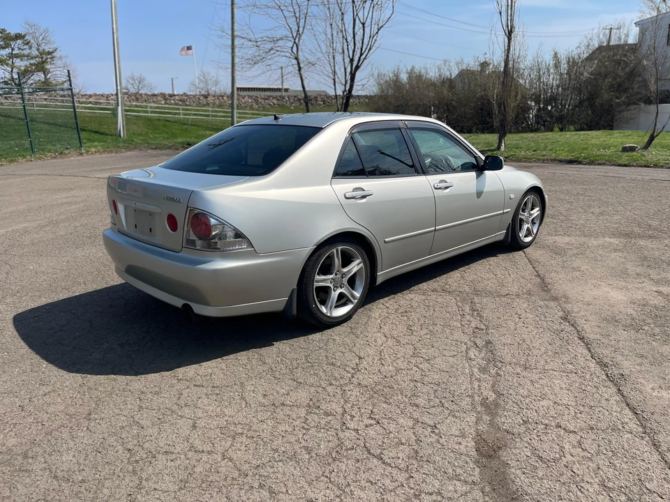 1999 Toyota - Image 16 of 31