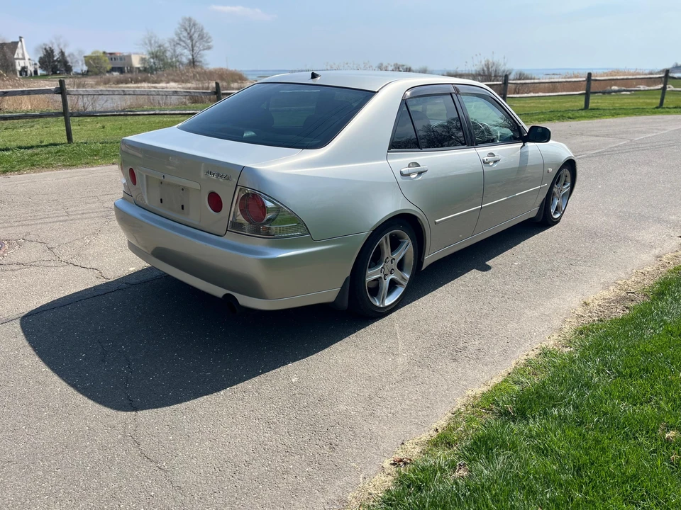 1999 Toyota - Image 15 of 31