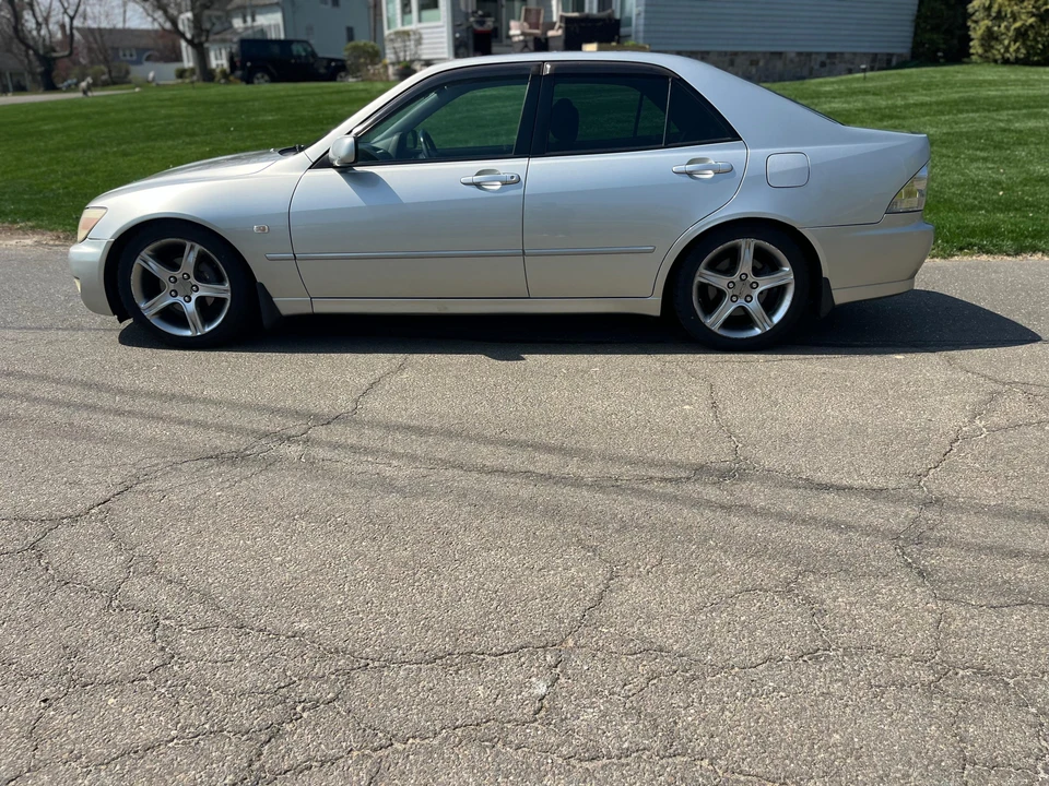 1999 Toyota - Image 11 of 31