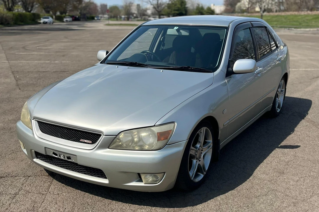 1999 Toyota - Image 2 of 31