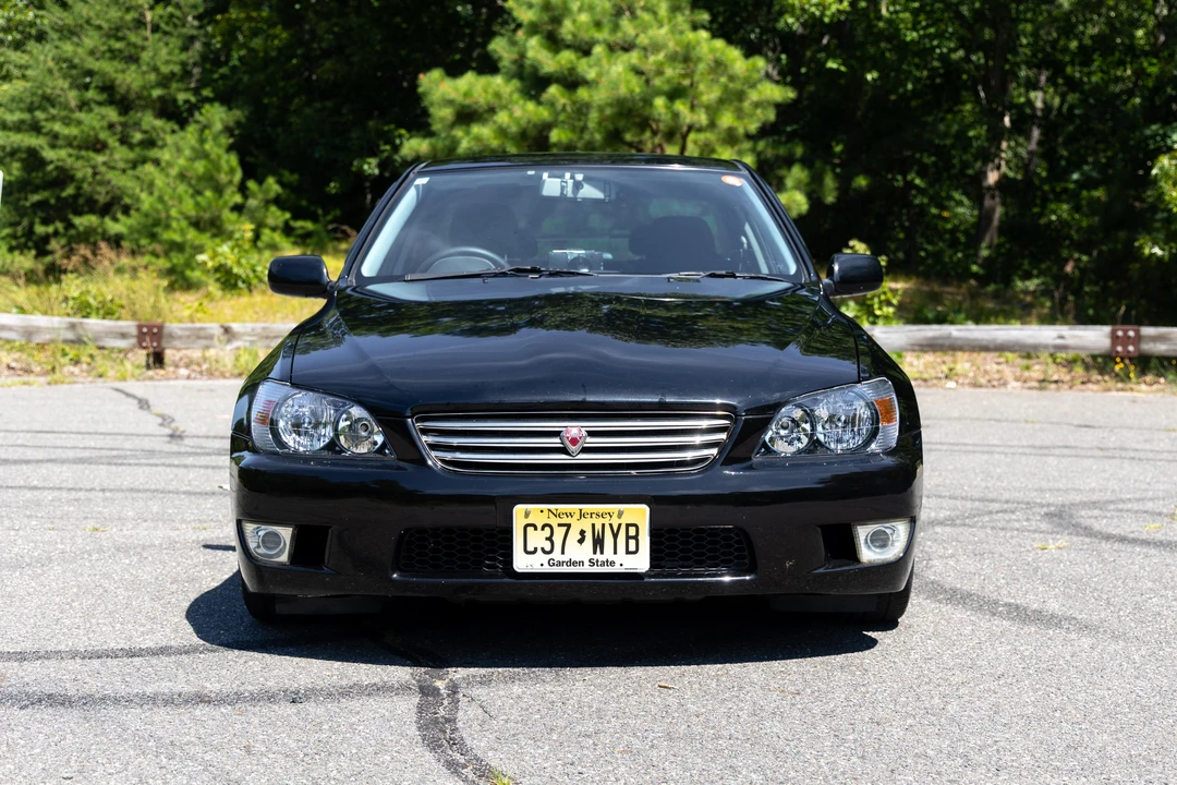 2000 Toyota - Image 2 of 31