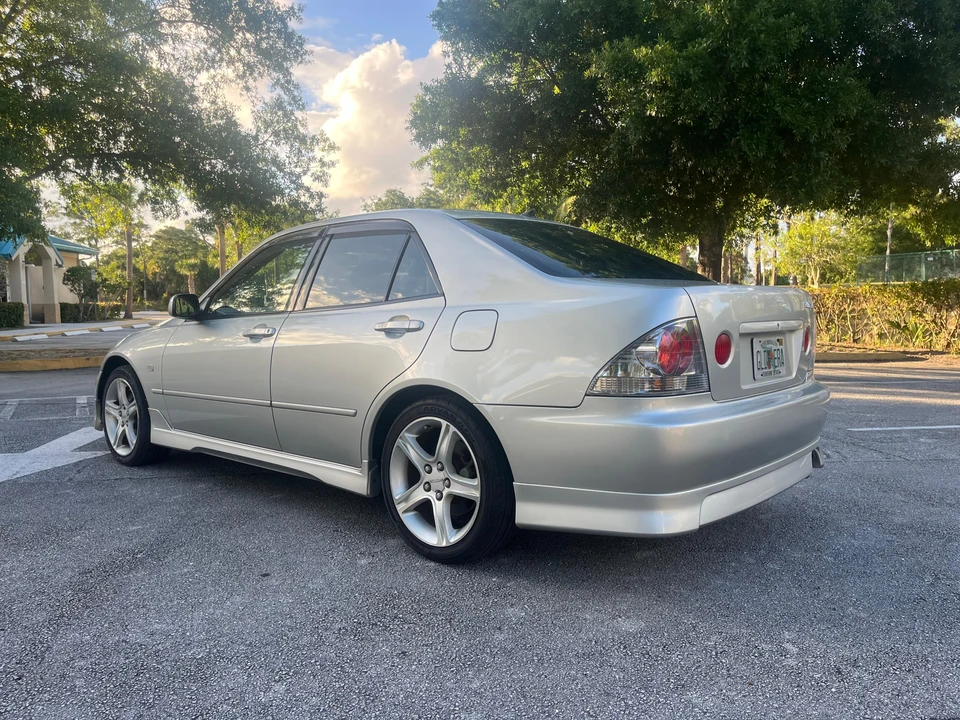 1999 Toyota - Image 11 of 31