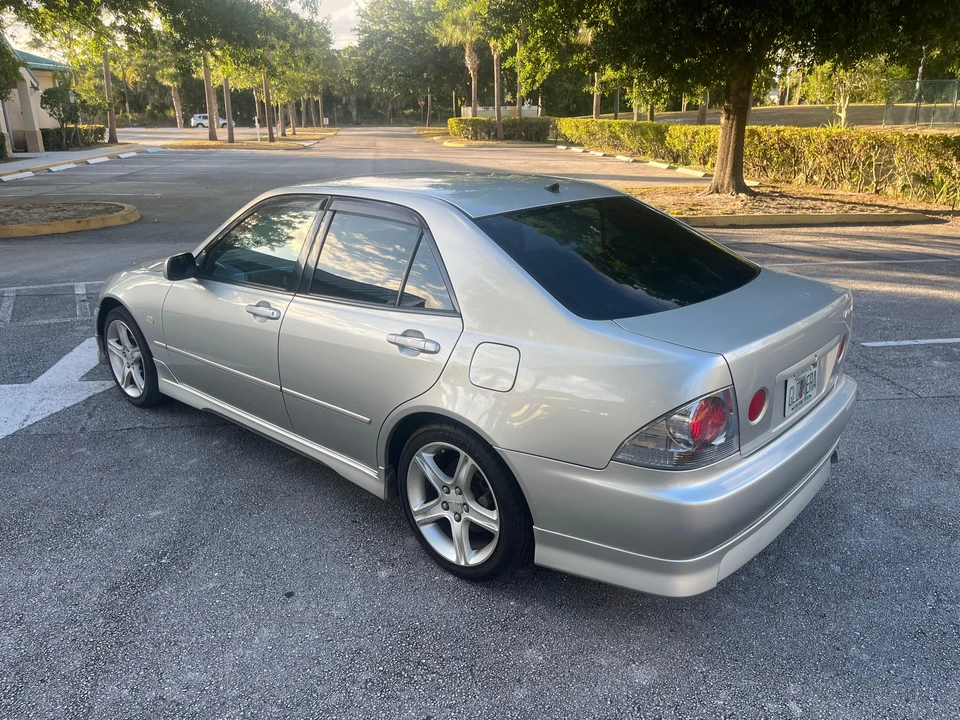 1999 Toyota - Image 13 of 31