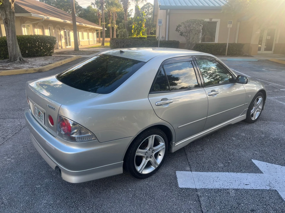 1999 Toyota - Image 17 of 31