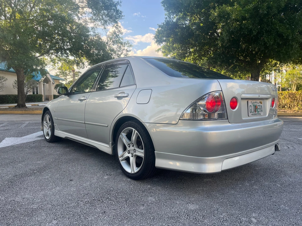 1999 Toyota - Image 12 of 31