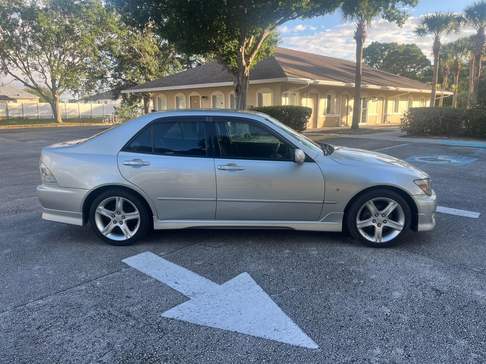 1999 Toyota - Image 19 of 31