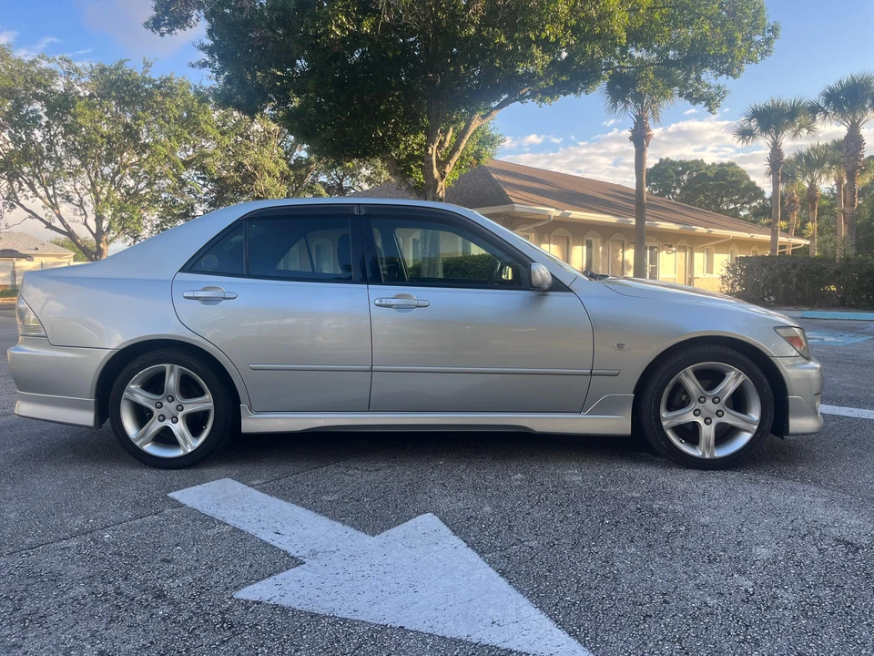 1999 Toyota - Image 18 of 31