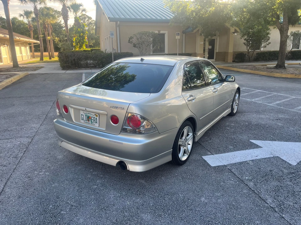 1999 Toyota - Image 16 of 31