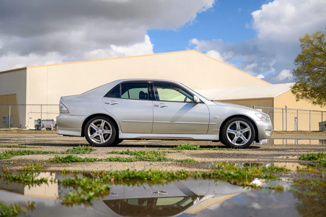 1999 Lexus IS 1st Gen - Image 16 of 31