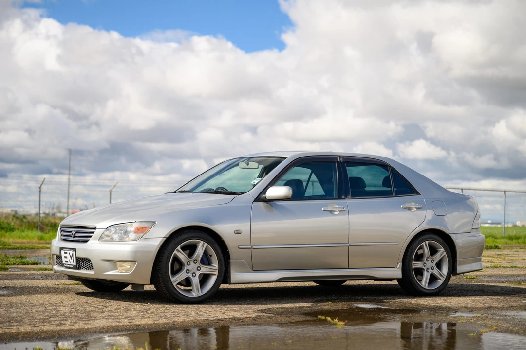 1999 Lexus IS 1st Gen - Image 2 of 31