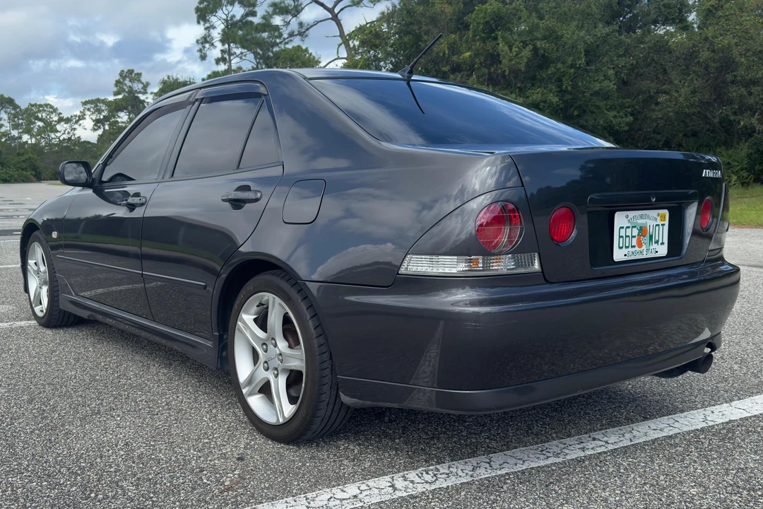 1999 Toyota - Image 4 of 31
