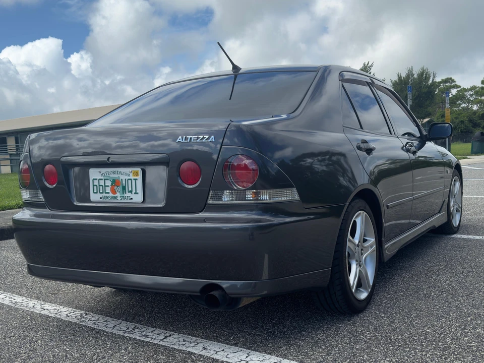 1999 Toyota - Image 8 of 31